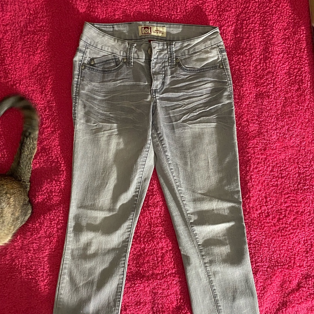 LEI Women's Light Gray Skinny Jeans